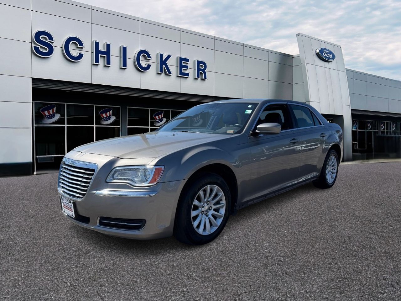 Chrysler 300 Vehicle Full-screen Gallery Image 04