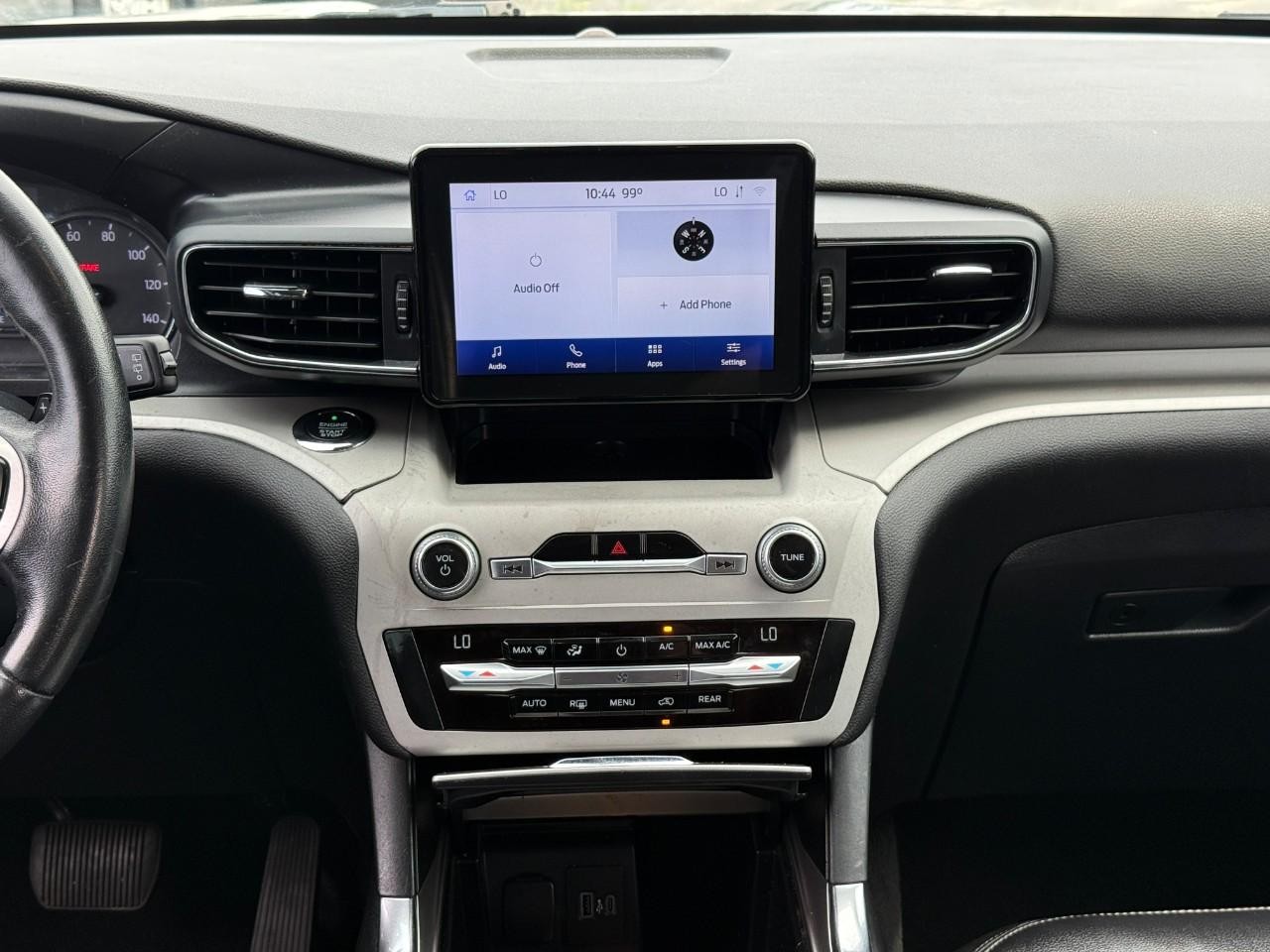 Ford Explorer Vehicle Full-screen Gallery Image 15