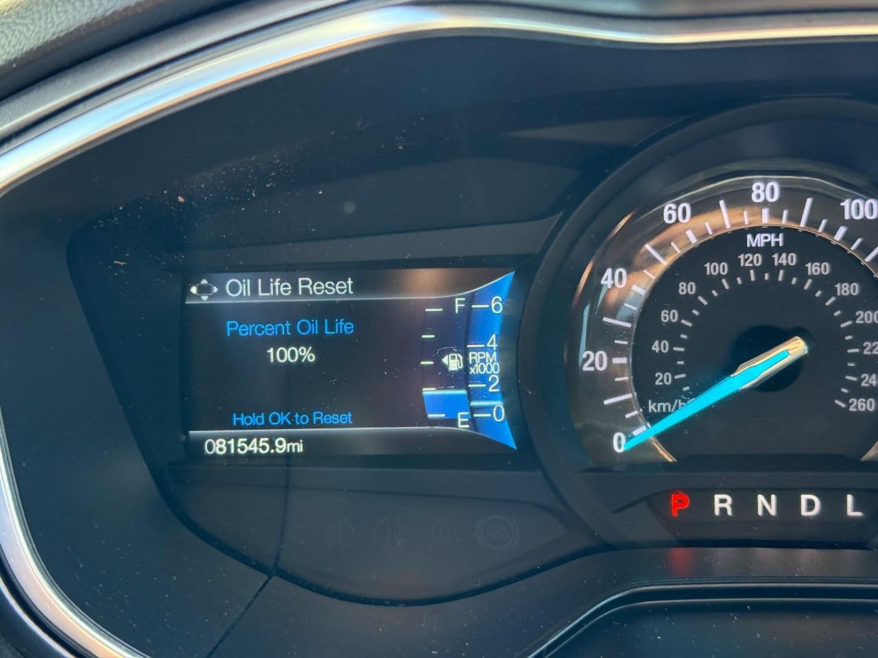 Ford Fusion Vehicle Full-screen Gallery Image 21