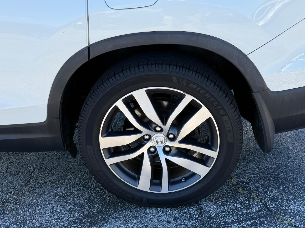 Honda Pilot Vehicle Full-screen Gallery Image 06