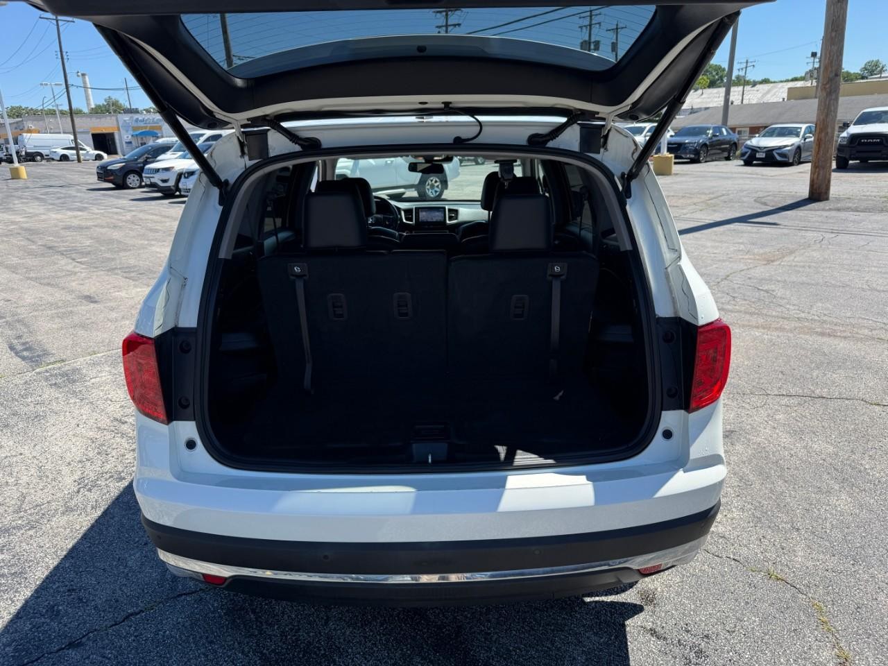 Honda Pilot Vehicle Full-screen Gallery Image 08