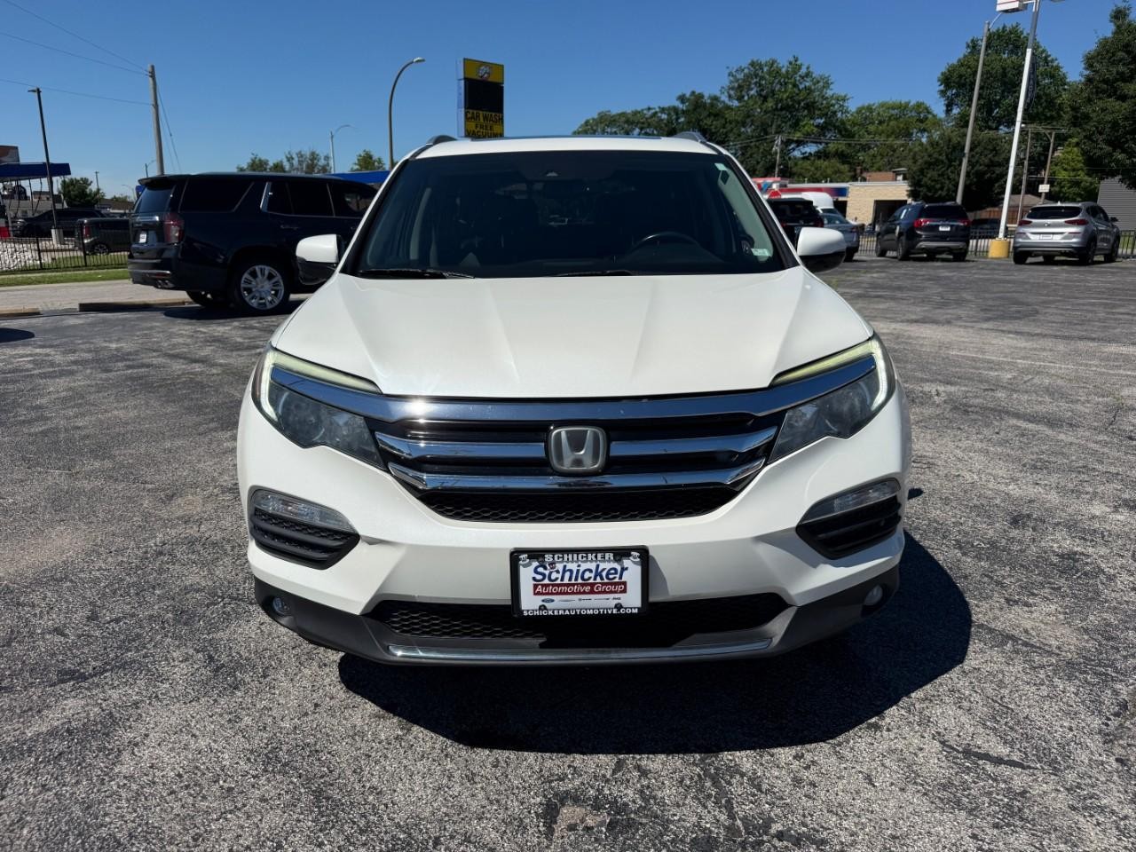 Honda Pilot Vehicle Full-screen Gallery Image 10