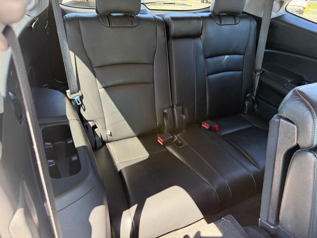 Honda Pilot Vehicle Full-screen Gallery Image 12