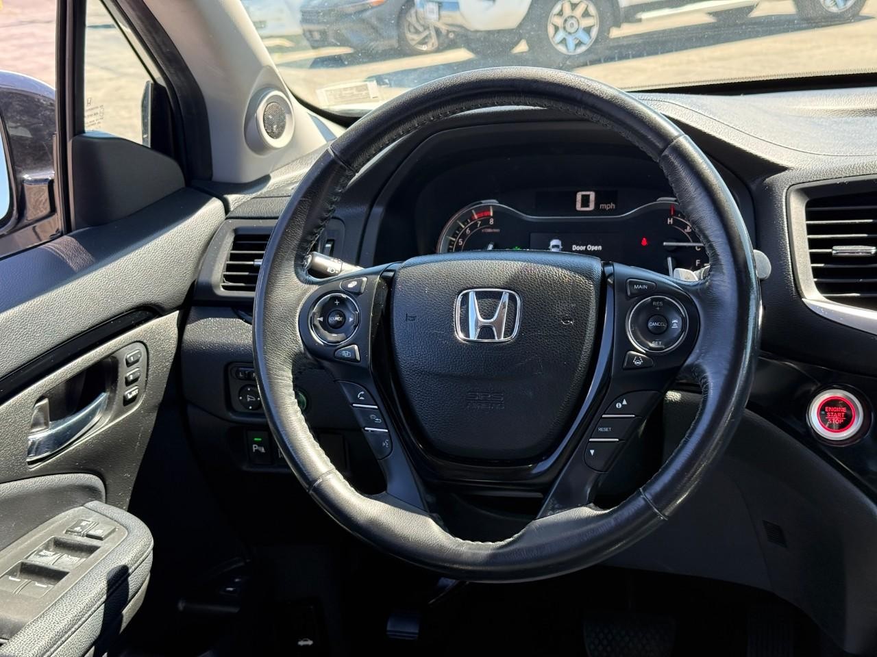 Honda Pilot Vehicle Full-screen Gallery Image 14