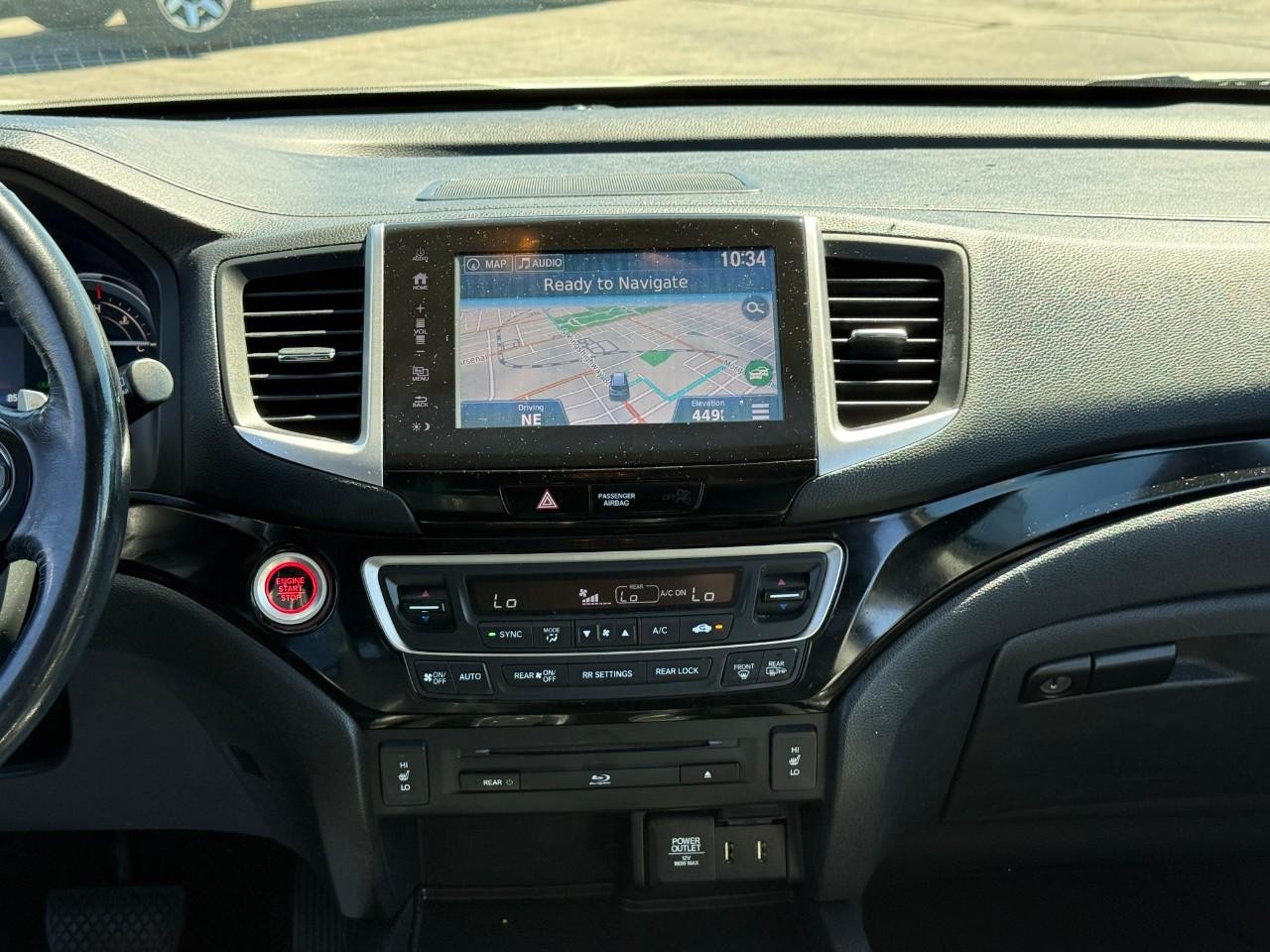 Honda Pilot Vehicle Full-screen Gallery Image 15
