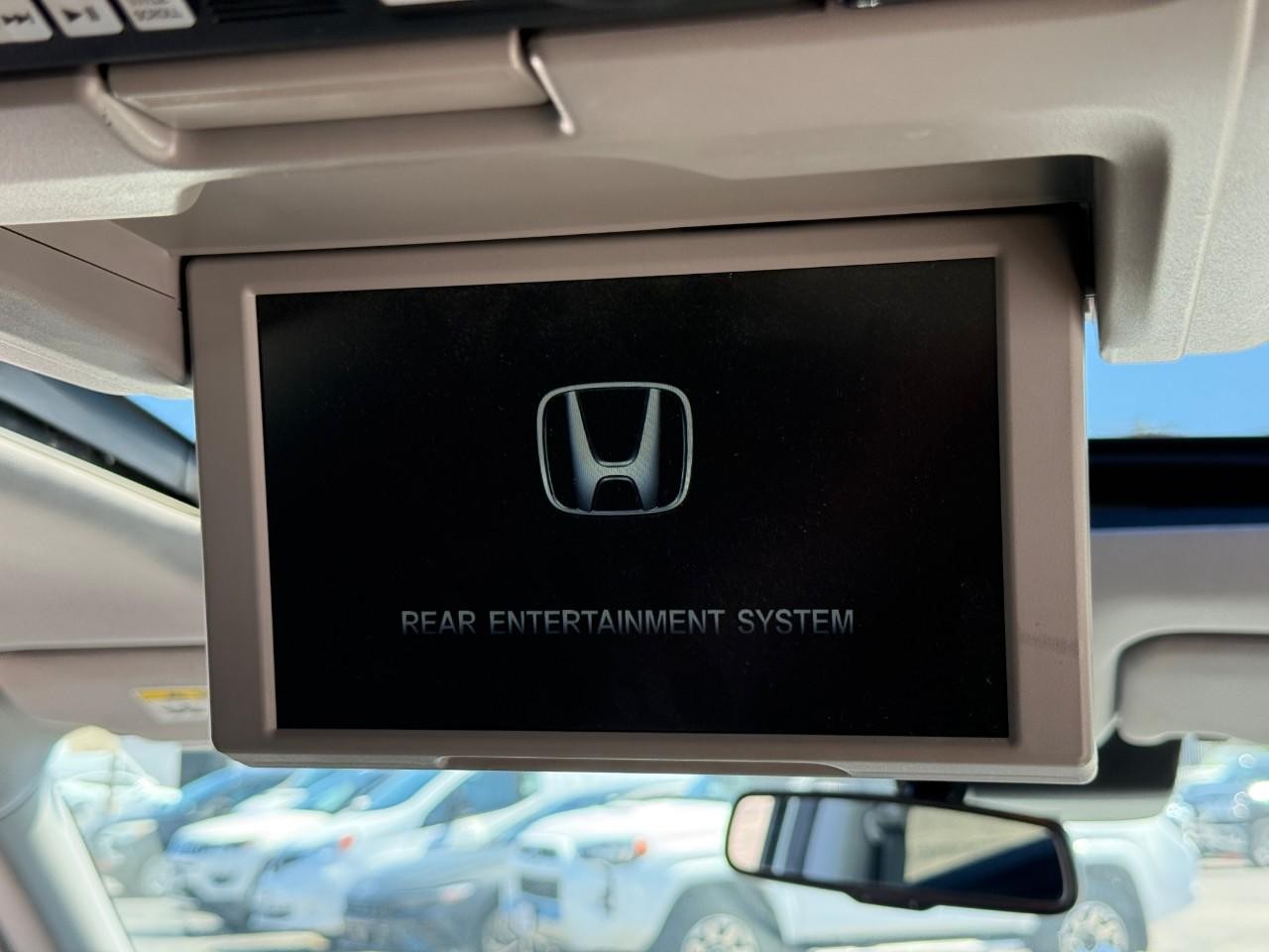 Honda Pilot Vehicle Full-screen Gallery Image 17