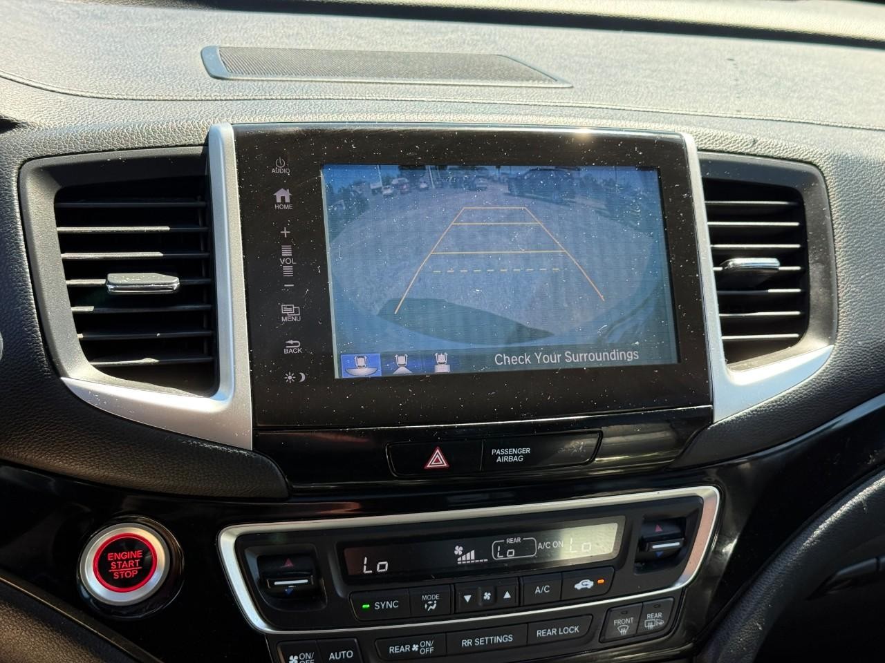 Honda Pilot Vehicle Full-screen Gallery Image 26