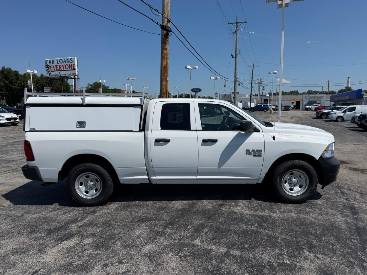 Ram 1500 Classic Vehicle Full-screen Gallery Image 05