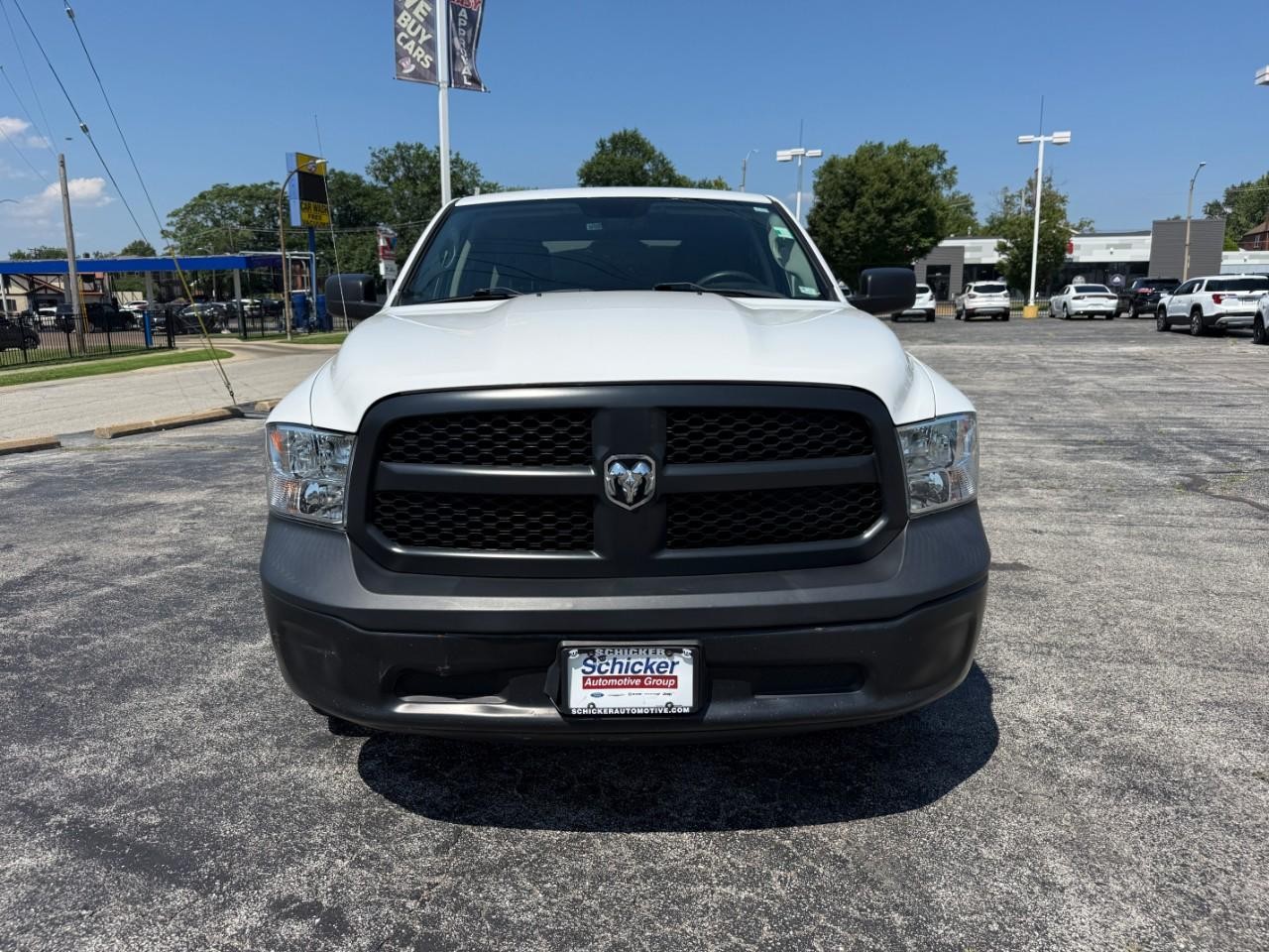 Ram 1500 Classic Vehicle Full-screen Gallery Image 09