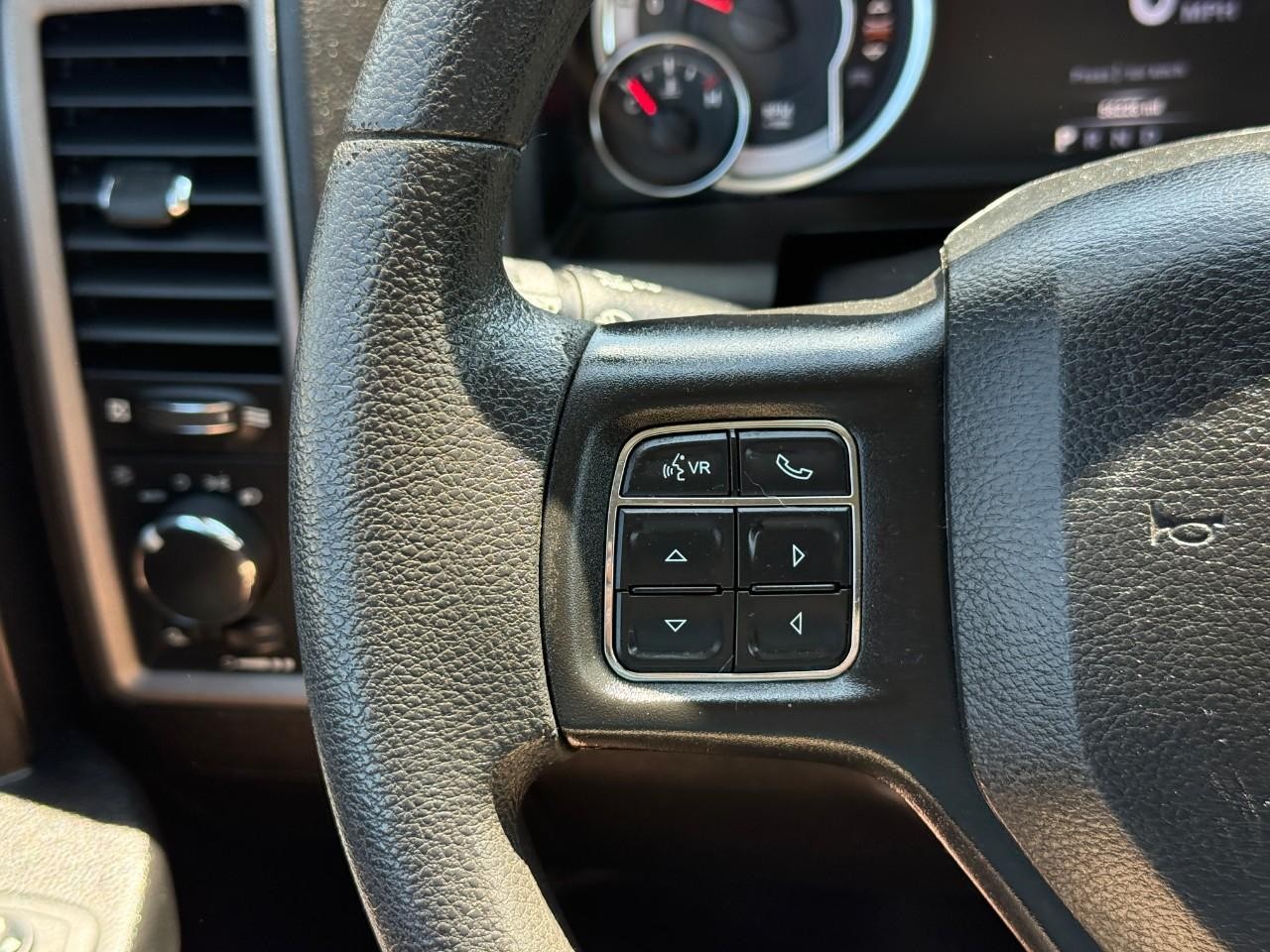 Ram 1500 Classic Vehicle Full-screen Gallery Image 13