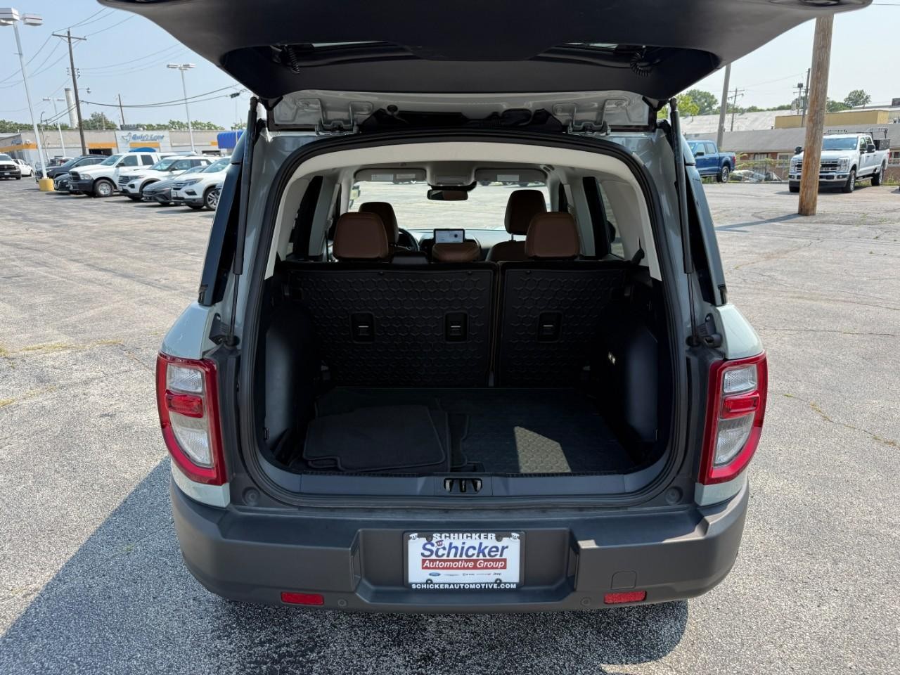 Ford Bronco Sport Vehicle Full-screen Gallery Image 06