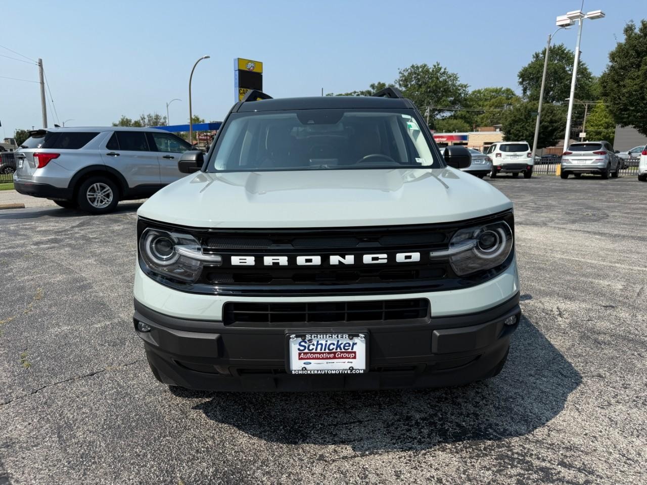 Ford Bronco Sport Vehicle Full-screen Gallery Image 08