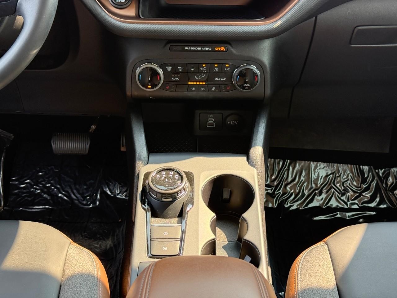 Ford Bronco Sport Vehicle Full-screen Gallery Image 14