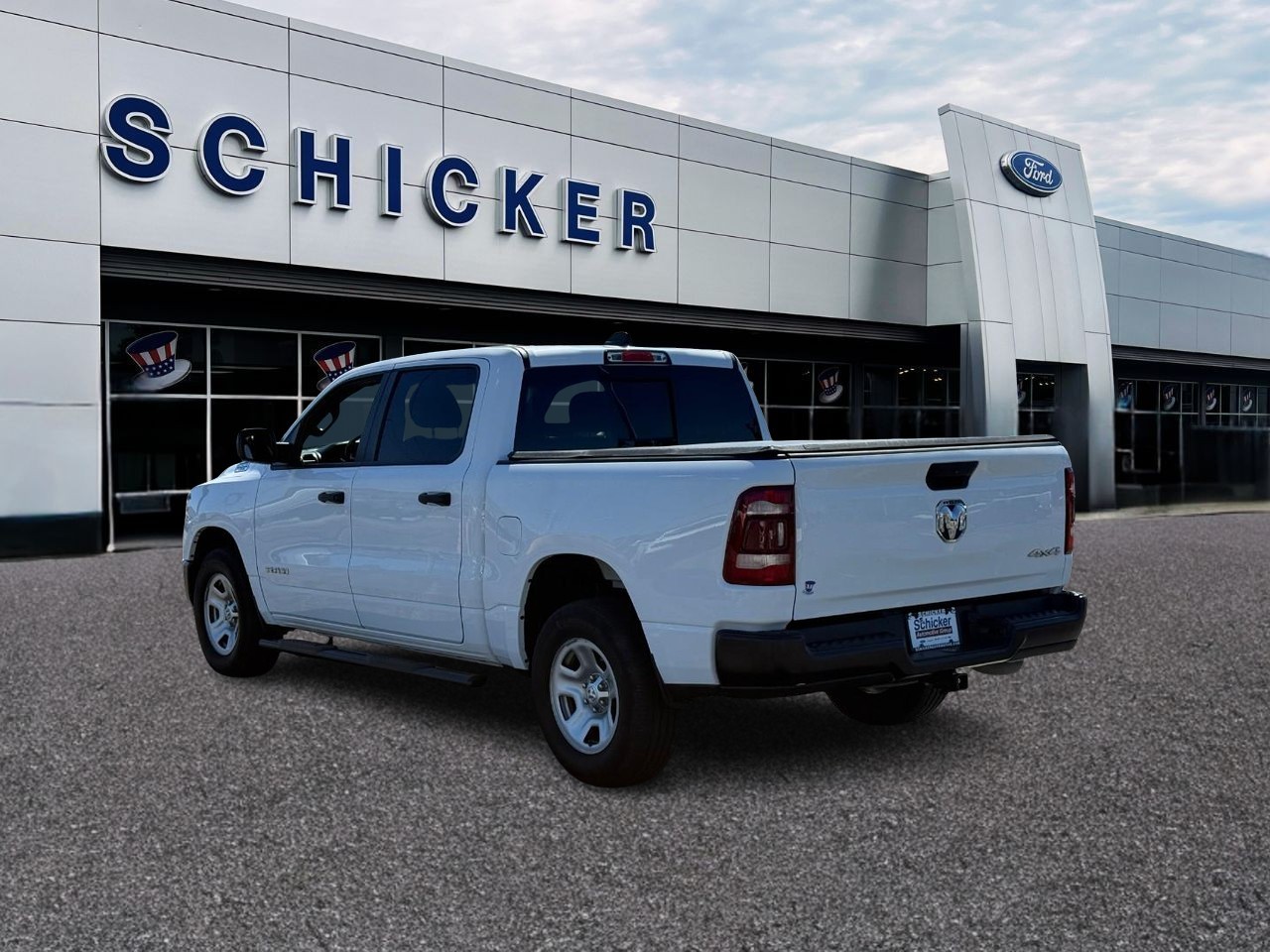 Ram 1500 Vehicle Full-screen Gallery Image 03