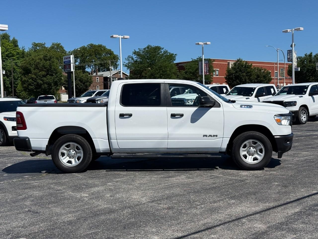 Ram 1500 Vehicle Full-screen Gallery Image 05