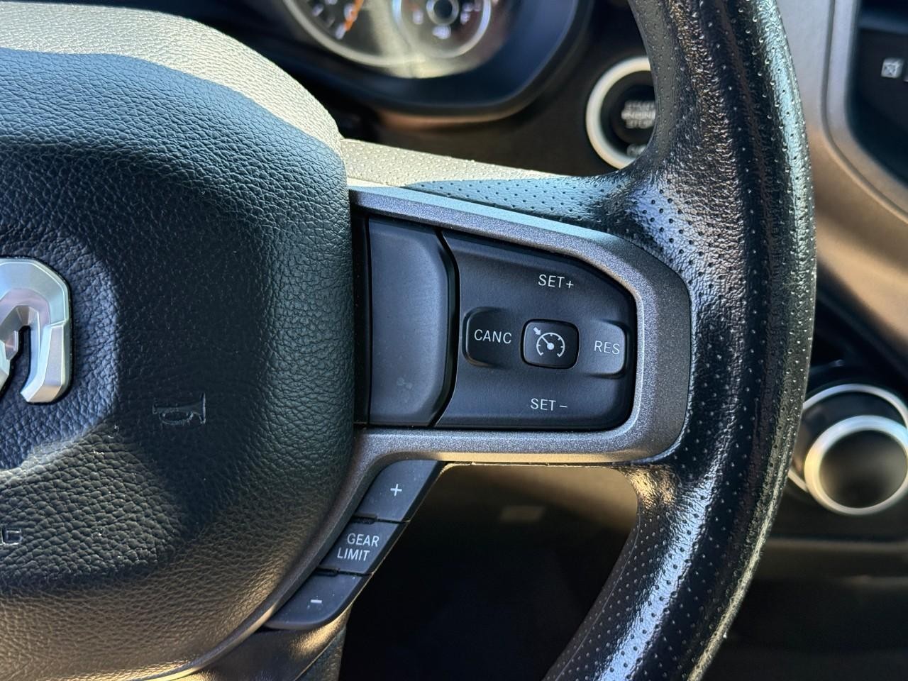Ram 1500 Vehicle Full-screen Gallery Image 18