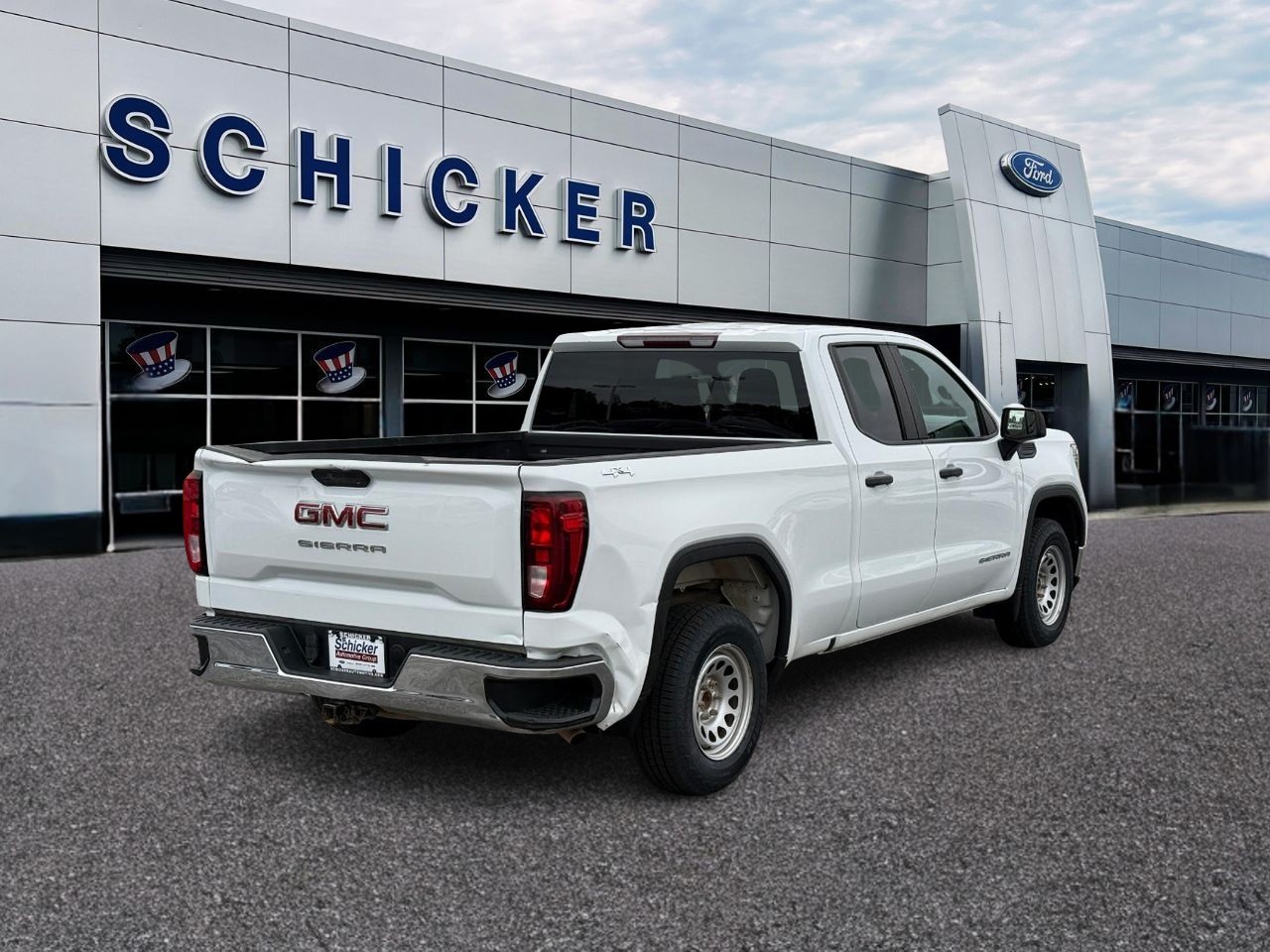 GMC Sierra 1500 Vehicle Full-screen Gallery Image 02