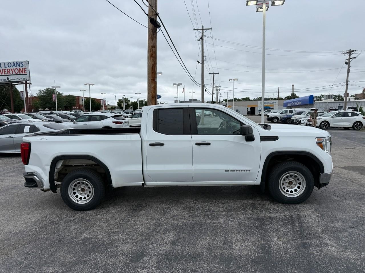 GMC Sierra 1500 Vehicle Full-screen Gallery Image 05