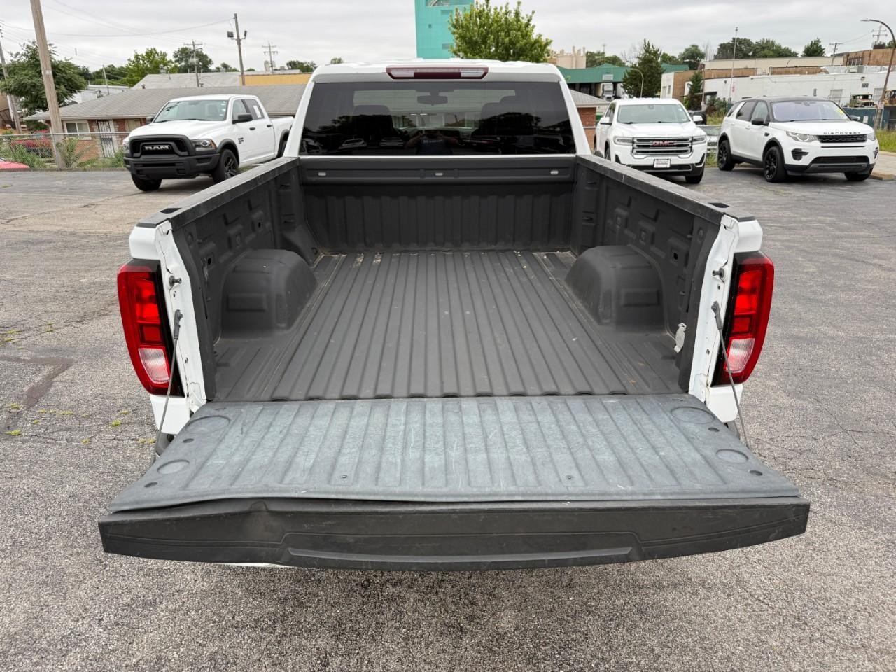 GMC Sierra 1500 Vehicle Full-screen Gallery Image 07