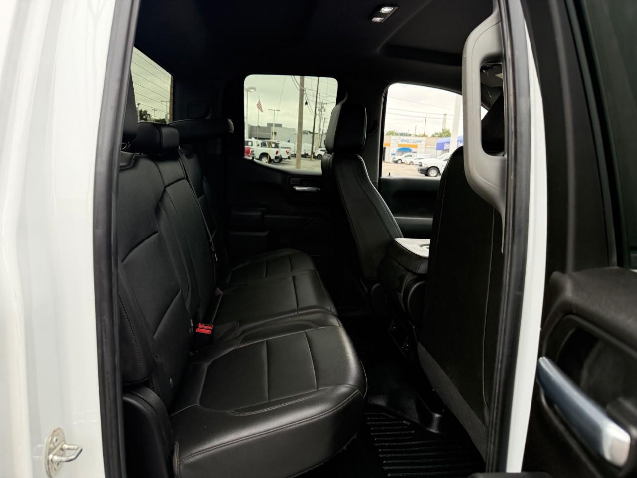 GMC Sierra 1500 Vehicle Full-screen Gallery Image 10