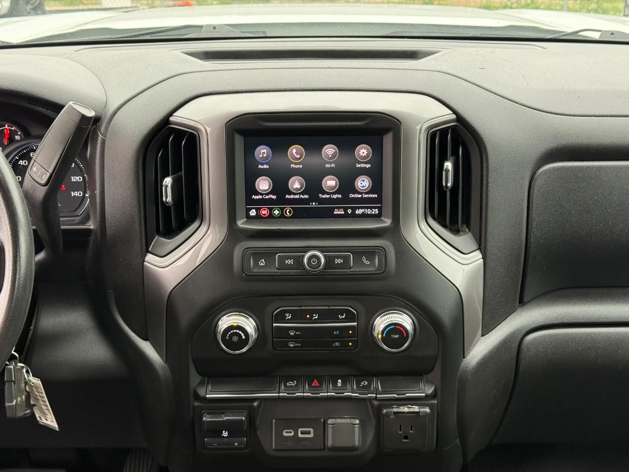 GMC Sierra 1500 Vehicle Full-screen Gallery Image 13
