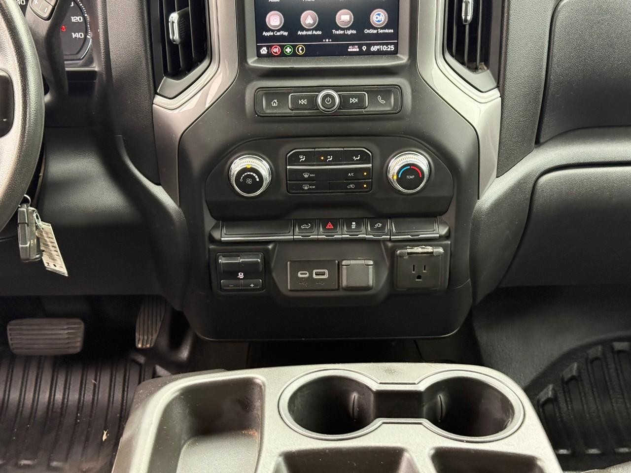 GMC Sierra 1500 Vehicle Full-screen Gallery Image 14