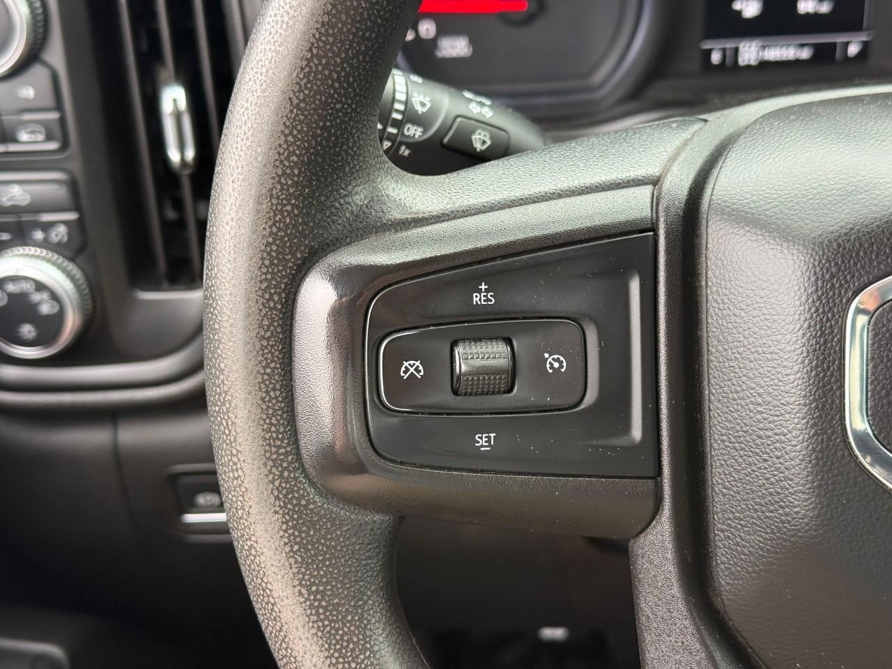 GMC Sierra 1500 Vehicle Full-screen Gallery Image 19