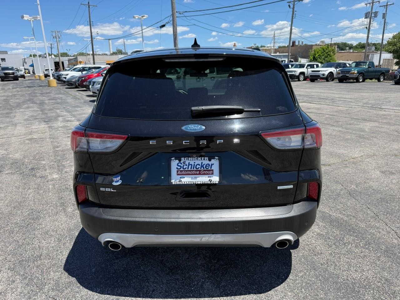 Ford Escape Vehicle Full-screen Gallery Image 09