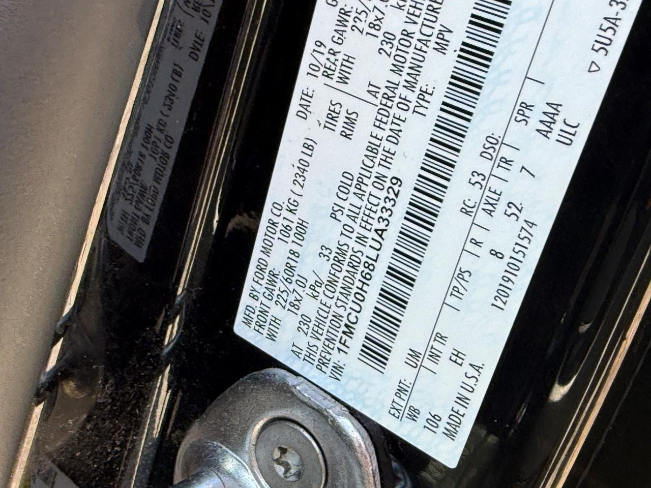 Ford Escape Vehicle Full-screen Gallery Image 26