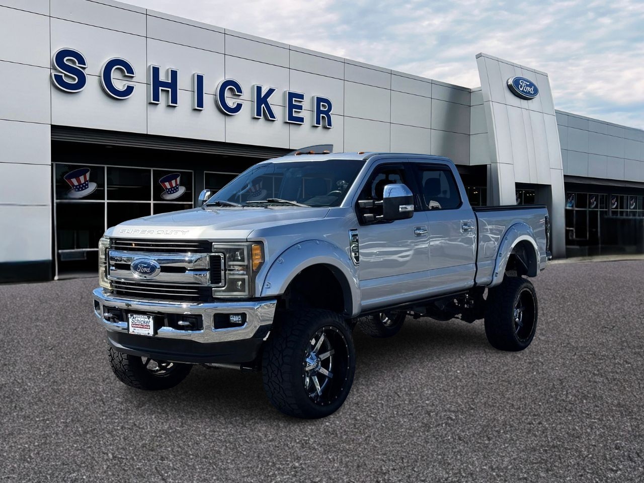 Ford Super Duty F-250 SRW Vehicle Full-screen Gallery Image 04