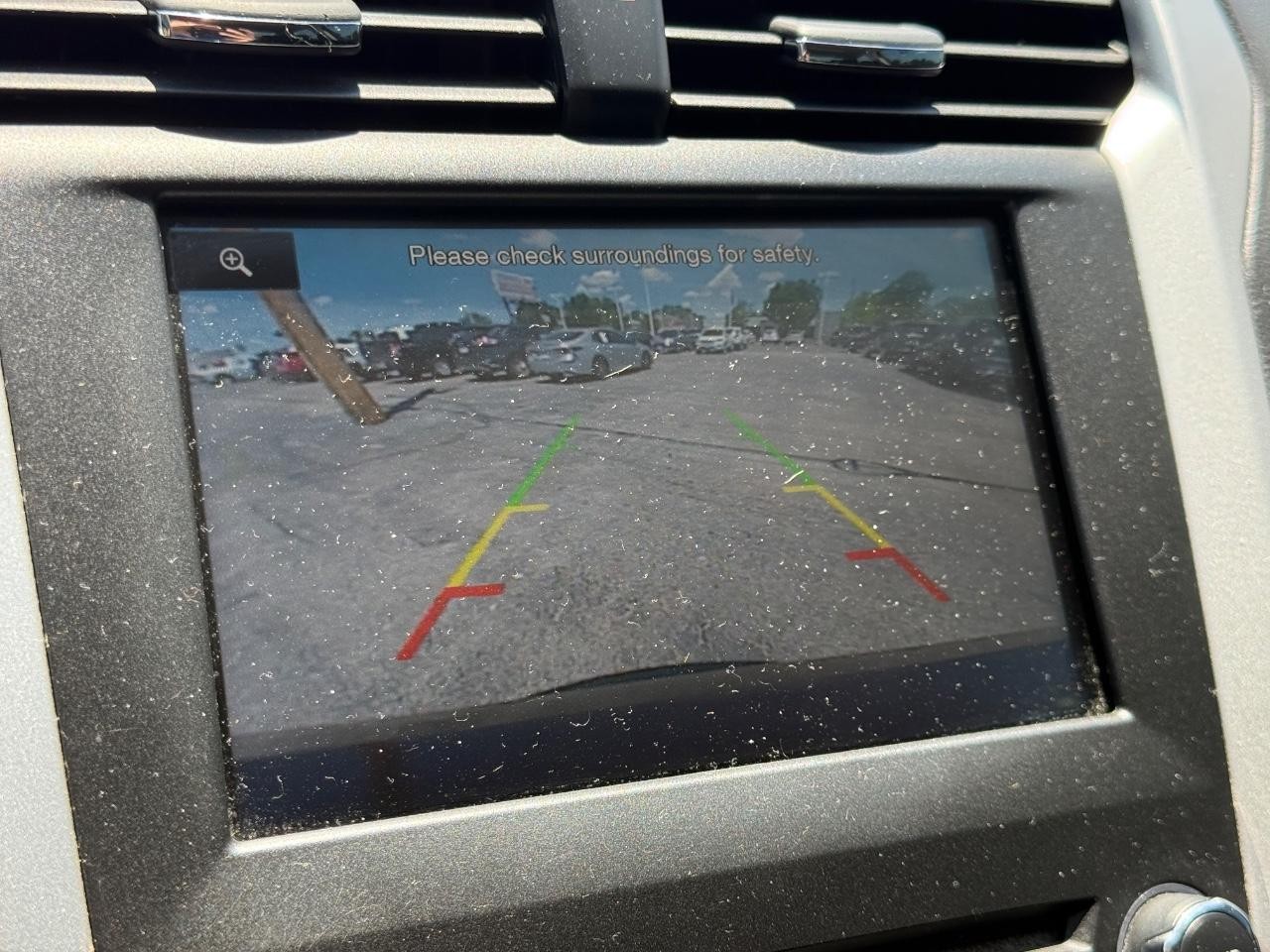 Ford Fusion Vehicle Full-screen Gallery Image 22