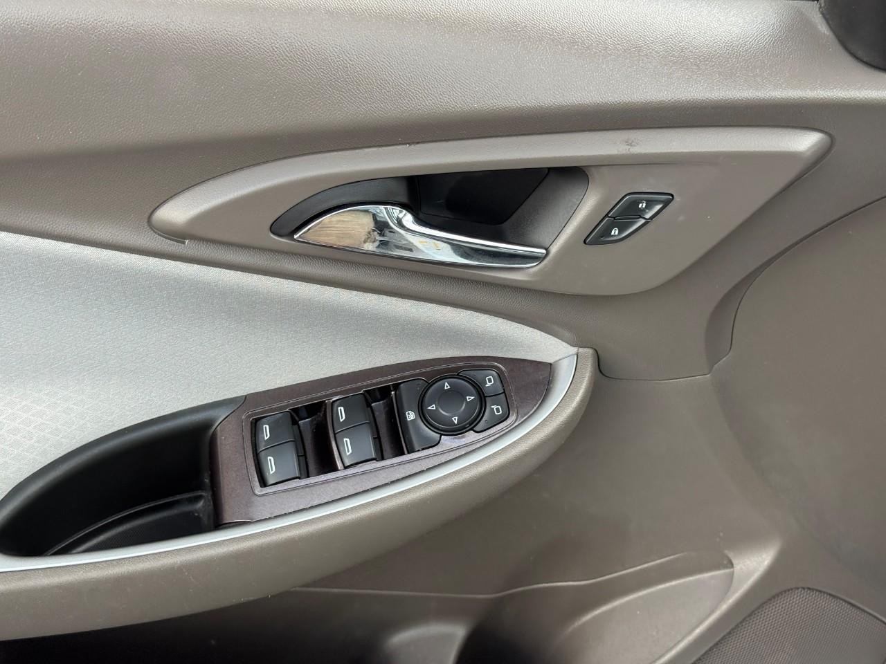 Chevrolet Malibu Vehicle Full-screen Gallery Image 15