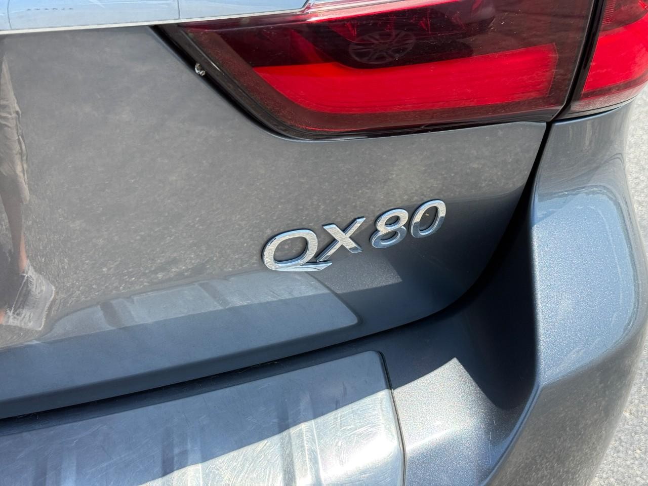 INFINITI QX80 Vehicle Full-screen Gallery Image 07
