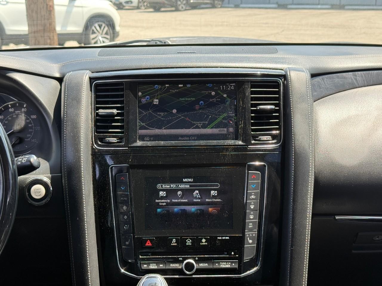 INFINITI QX80 Vehicle Full-screen Gallery Image 14