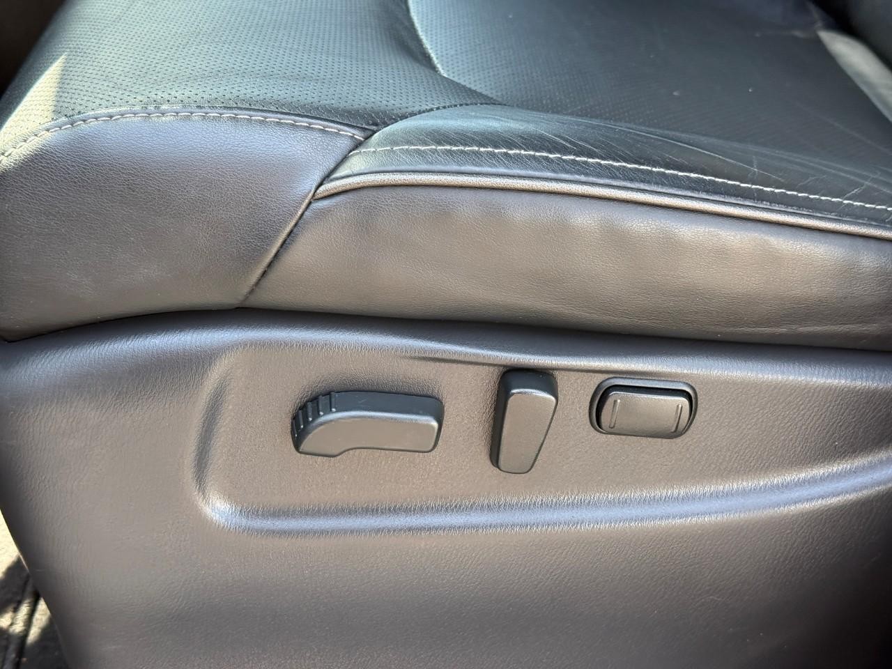 INFINITI QX80 Vehicle Full-screen Gallery Image 20