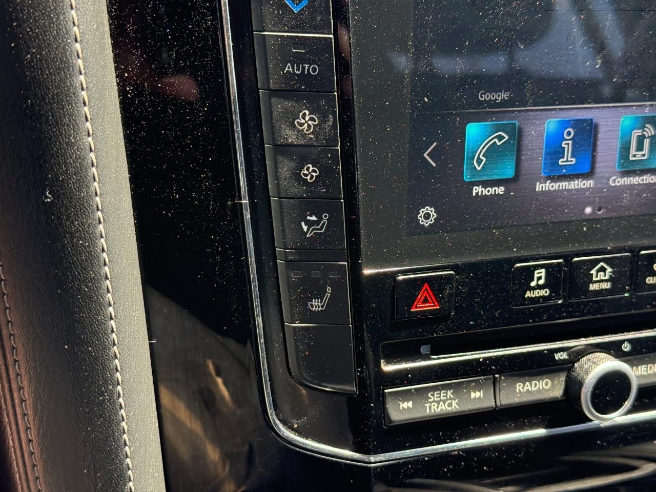 INFINITI QX80 Vehicle Full-screen Gallery Image 24
