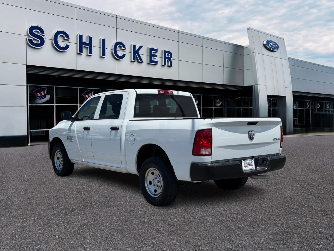 Ram 1500 Classic Vehicle Full-screen Gallery Image 06