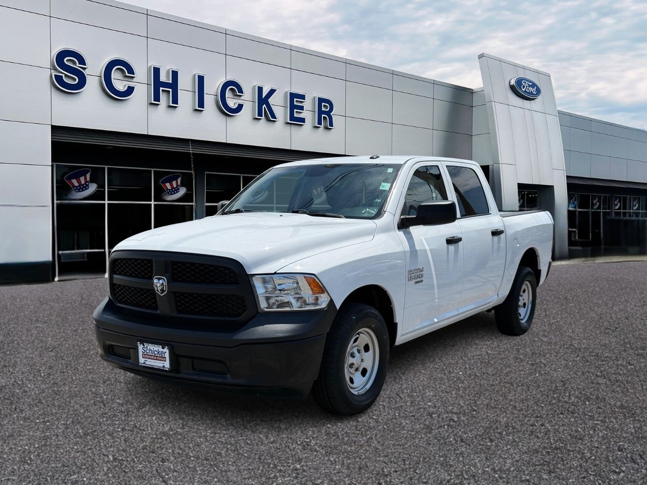 Ram 1500 Classic Vehicle Full-screen Gallery Image 08