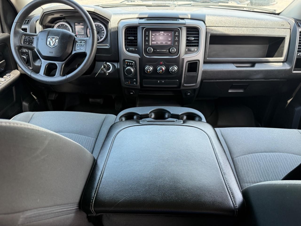 Ram 1500 Classic Vehicle Full-screen Gallery Image 11
