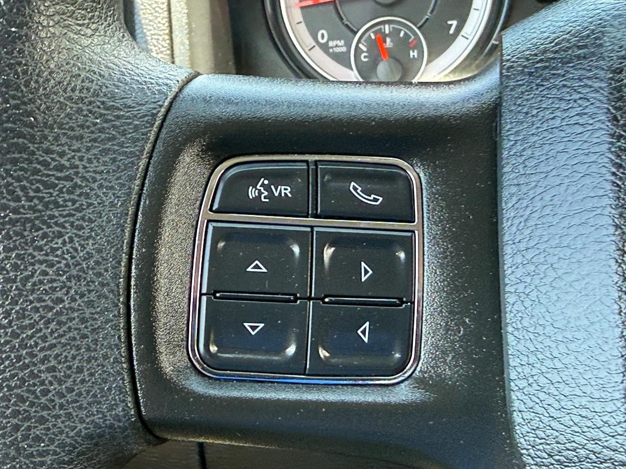 Ram 1500 Classic Vehicle Full-screen Gallery Image 16