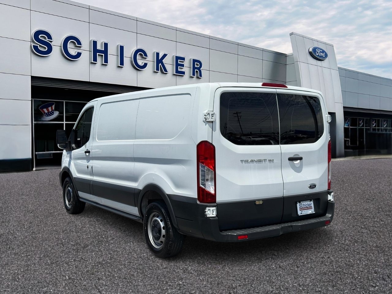 Ford Transit Cargo Van Vehicle Full-screen Gallery Image 06