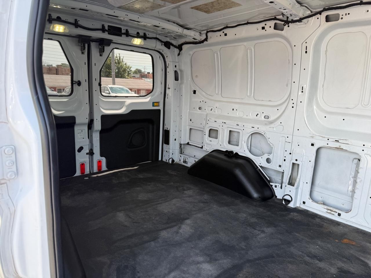 Ford Transit Cargo Van Vehicle Full-screen Gallery Image 19
