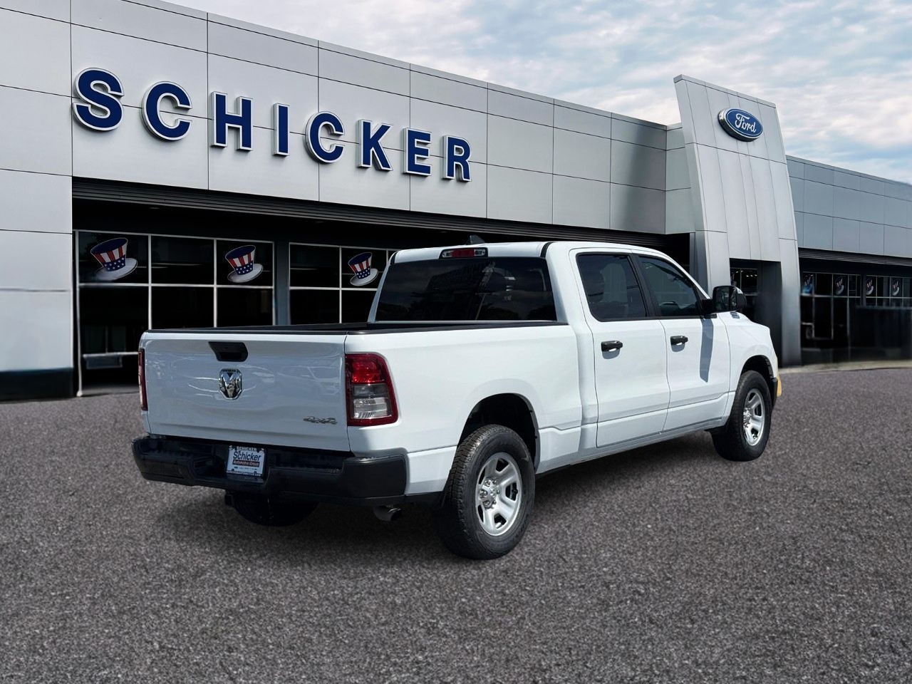 Ram 1500 Vehicle Full-screen Gallery Image 02