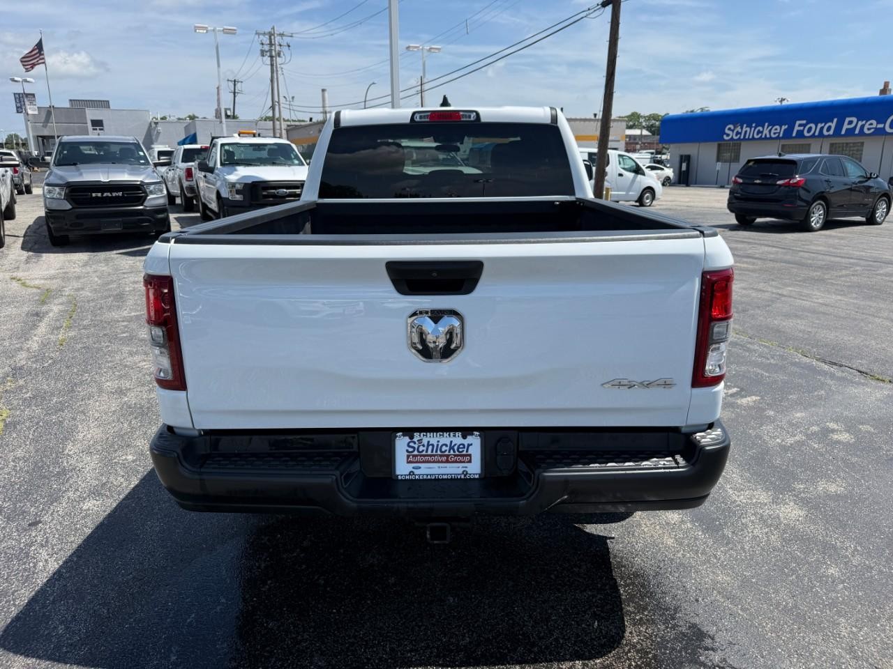 Ram 1500 Vehicle Full-screen Gallery Image 08