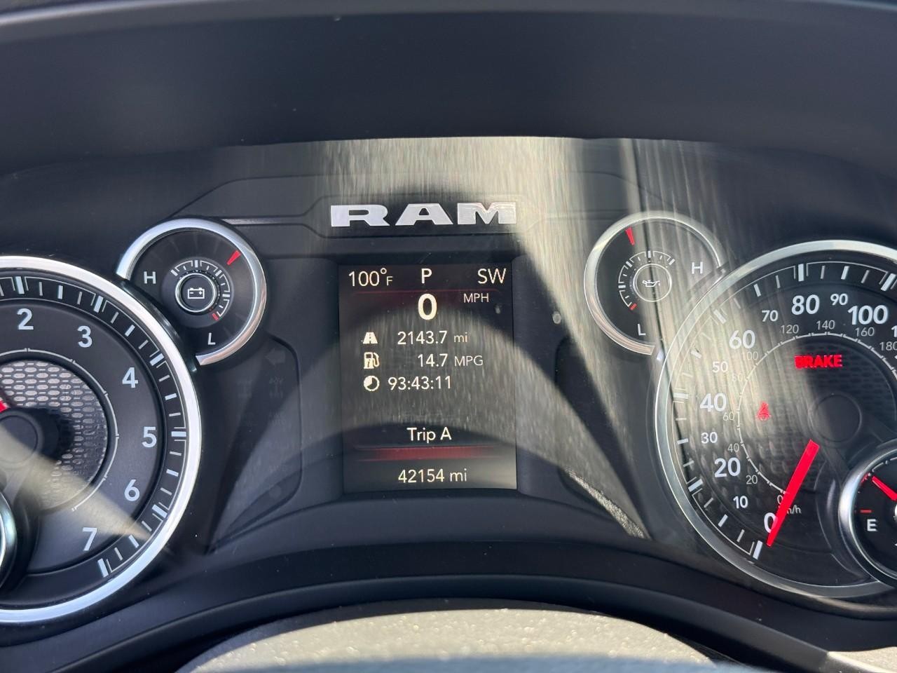Ram 1500 Vehicle Full-screen Gallery Image 21