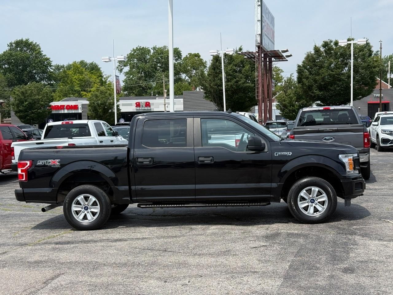 Ford F-150 Vehicle Full-screen Gallery Image 05