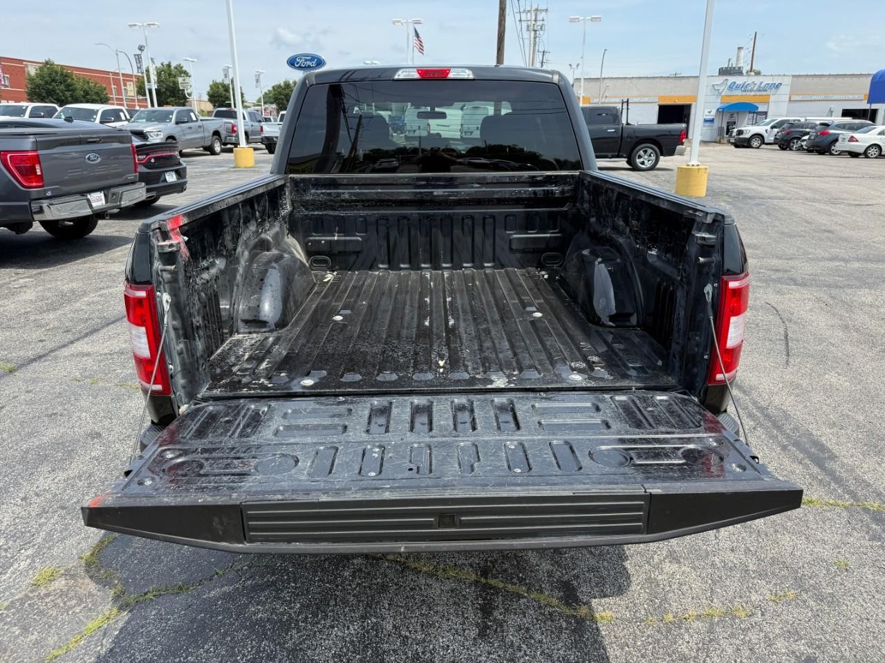 Ford F-150 Vehicle Full-screen Gallery Image 07