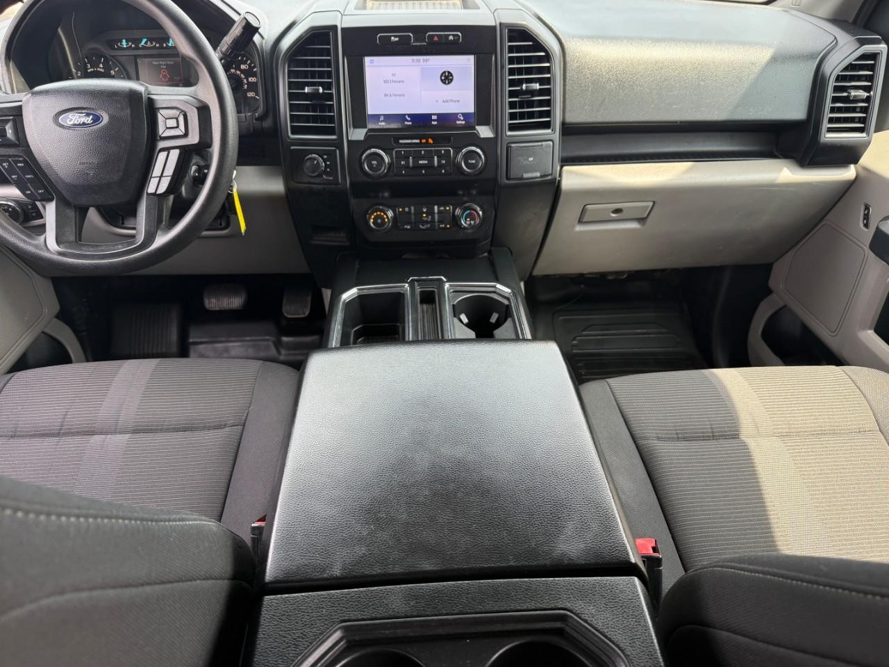 Ford F-150 Vehicle Full-screen Gallery Image 11