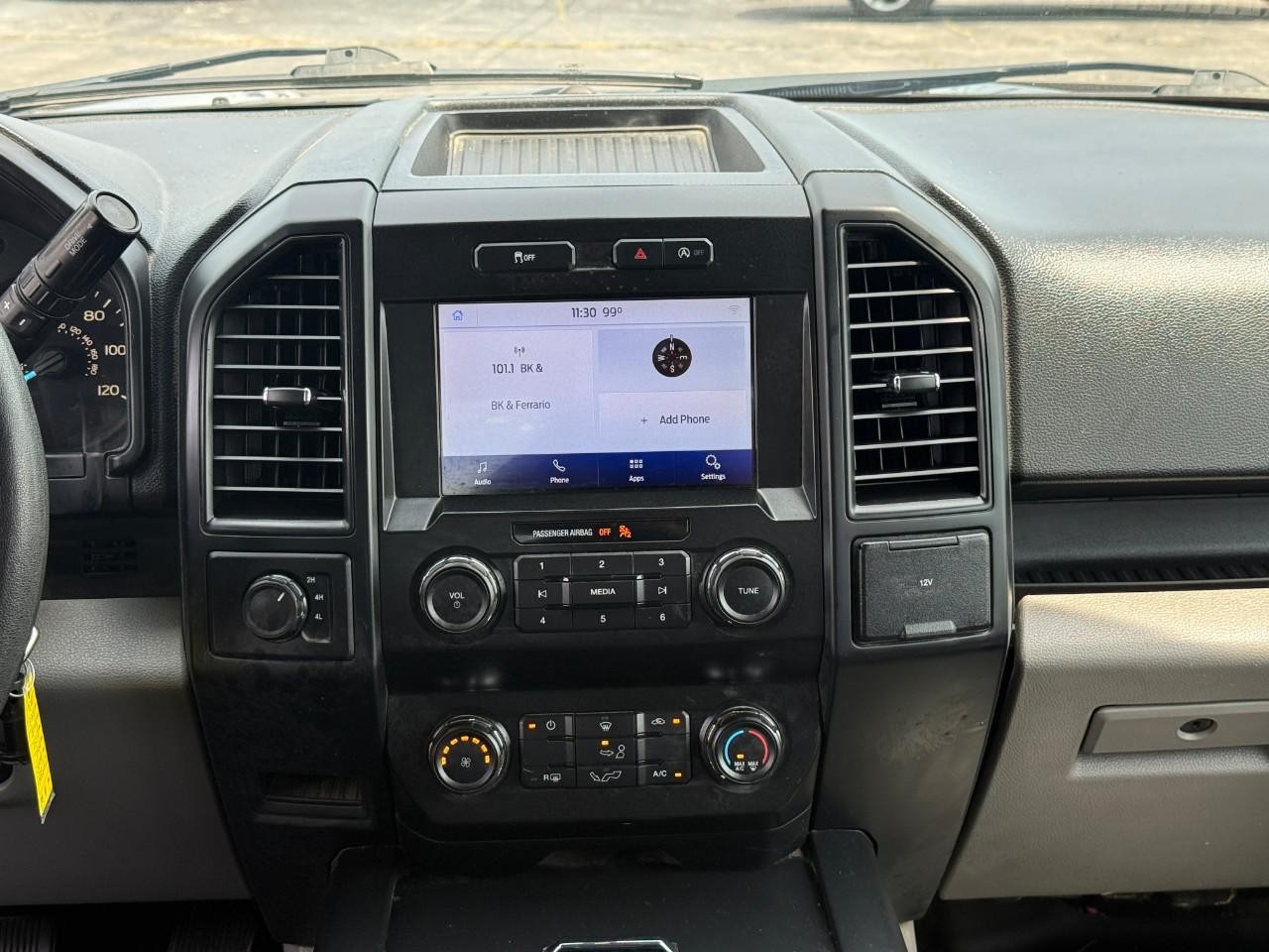 Ford F-150 Vehicle Full-screen Gallery Image 13