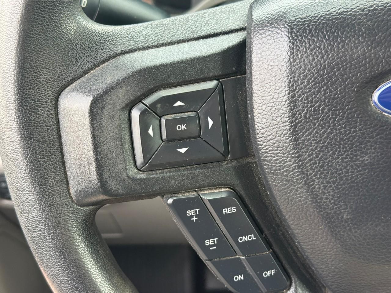 Ford F-150 Vehicle Full-screen Gallery Image 18